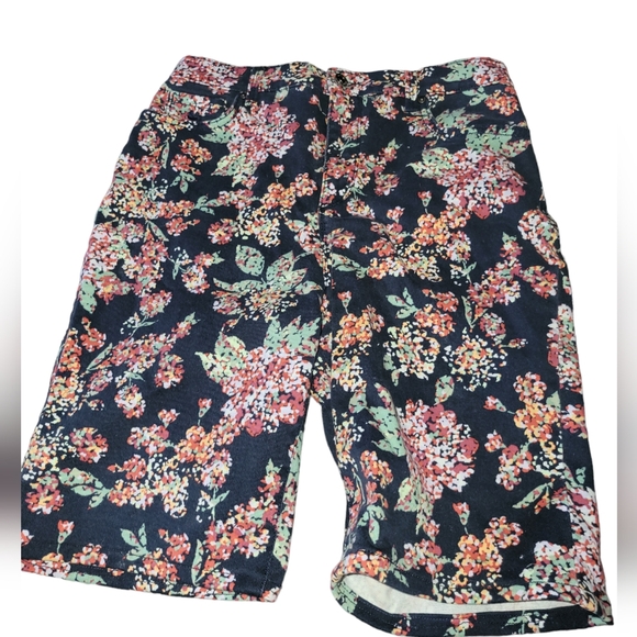 SHORTS Bermuda length Gloria Vanderbilt size 8 "Amanda" - Picture 5 of 5